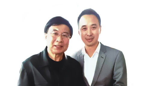 中國(guó)電視體育節目最佳主持人韓喬生老師與莊強先生留影